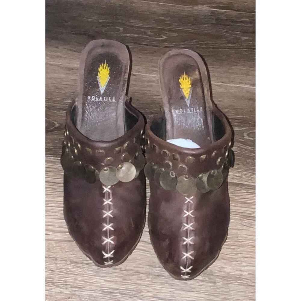 Volatile Women's Heeled Clogs - Picture 11 of 16